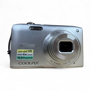 Nikon Coolpix S3300 16.0MP Digital Camera Bundle Silver w/ Charger + Battery EUC